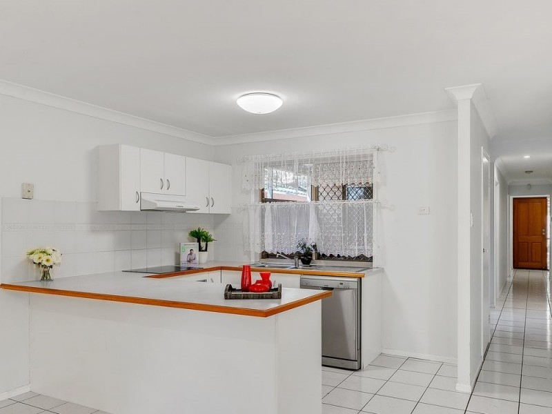 15 Baxter Crescent, Forest Lake QLD 4078
