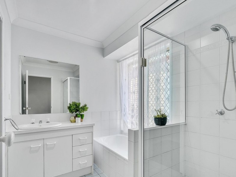 15 Baxter Crescent, Forest Lake QLD 4078