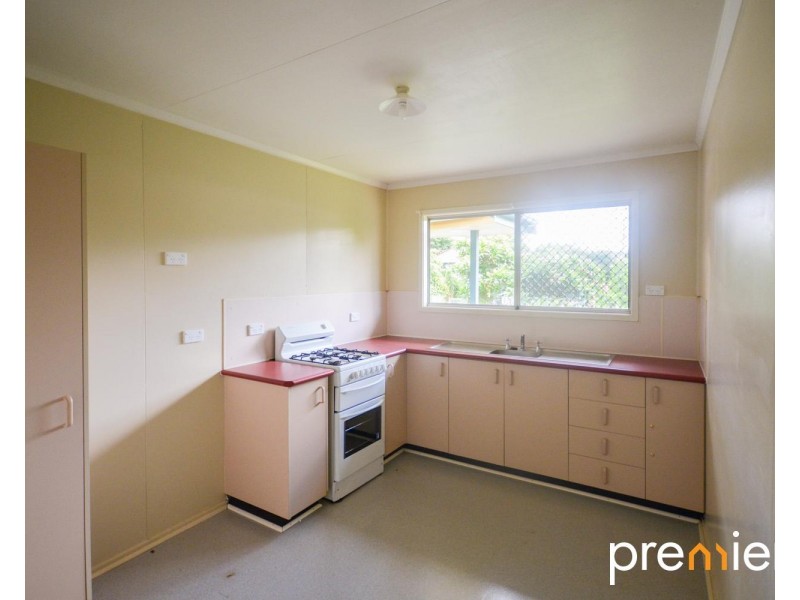 23 Gibbs Street, Riverview QLD 4303