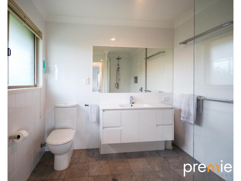 8 Dawson Court, Collingwood Park QLD 4301