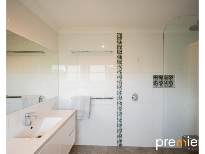 8 Dawson Court, Collingwood Park QLD 4301