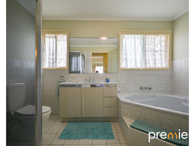 5 Hanlon Court, Collingwood Park QLD 4301