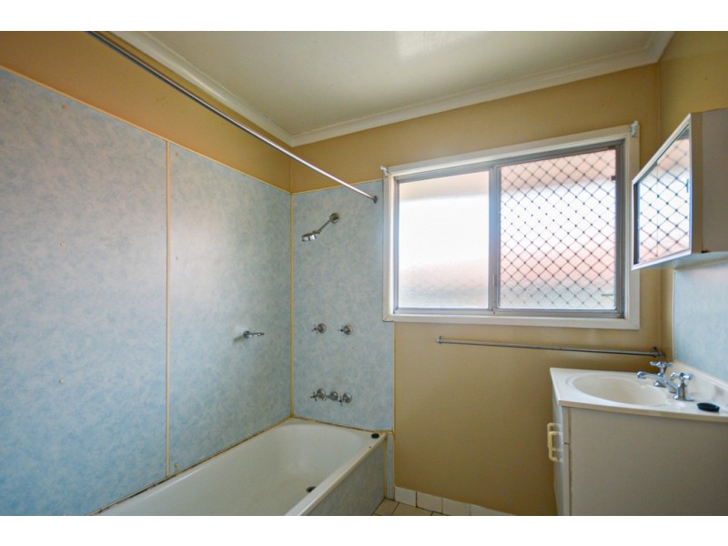 10 Coutts Street, Goodna QLD 4300