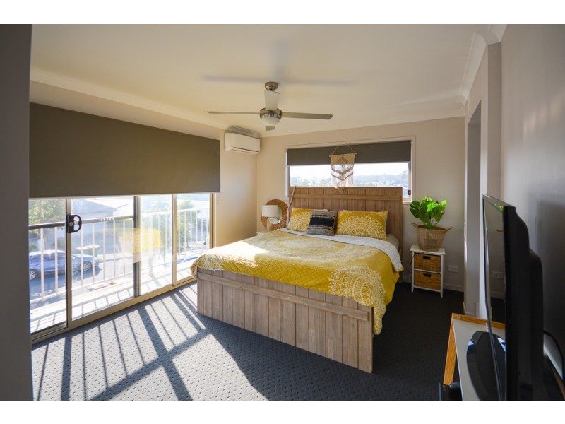 33 Serene Crescent, Springfield Lakes QLD 4300