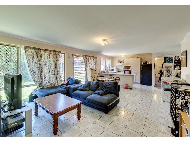 80 Federation Drive, Hillcrest QLD 4118
