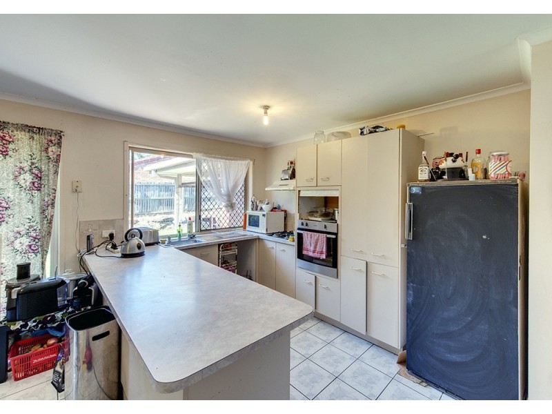 80 Federation Drive, Hillcrest QLD 4118