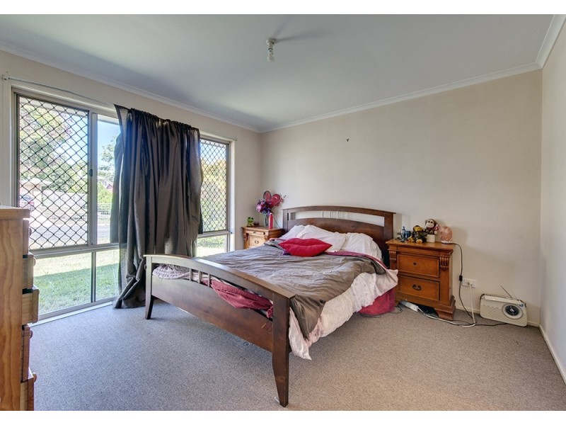 80 Federation Drive, Hillcrest QLD 4118