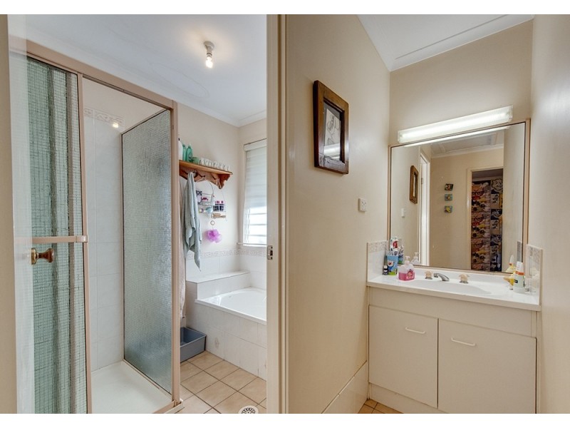 80 Federation Drive, Hillcrest QLD 4118