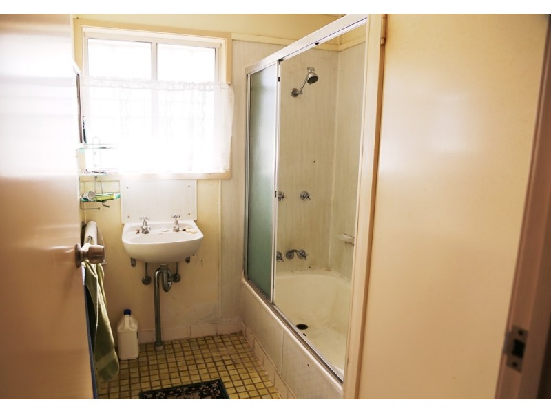 2 Connell Street, Gailes QLD 4300