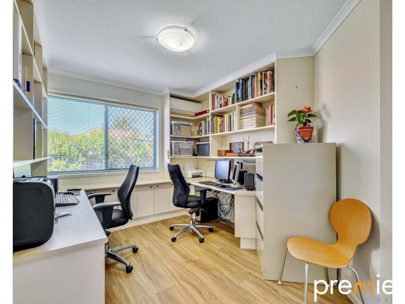 6 Dann Court, Collingwood Park QLD 4301