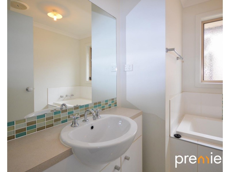 10 Pleasant Drive, Redbank Plains QLD 4301