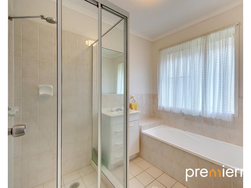 5 Bernadette Crescent, Rosewood QLD 4340