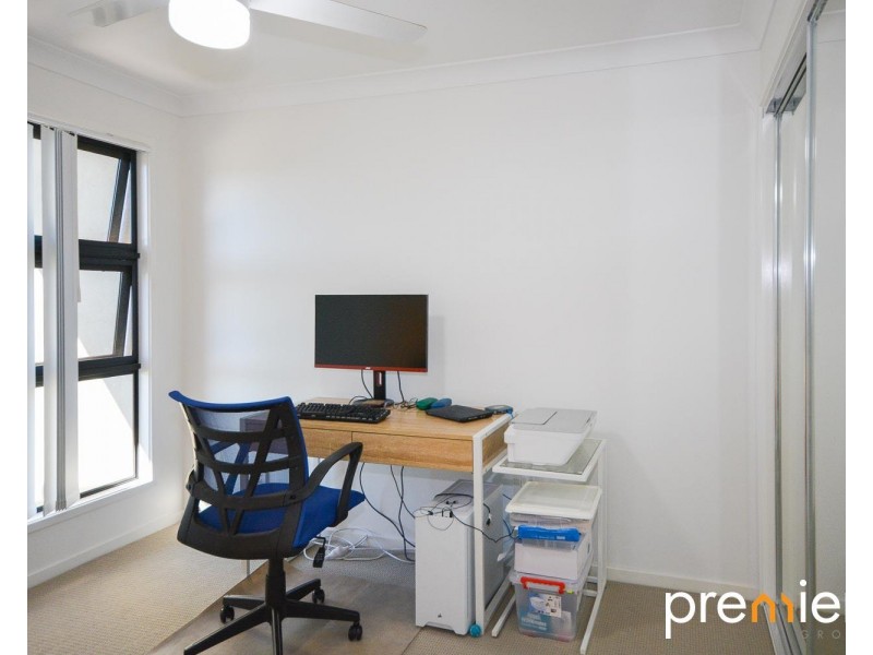 5 Hopkins Close, Redbank Plains QLD 4301