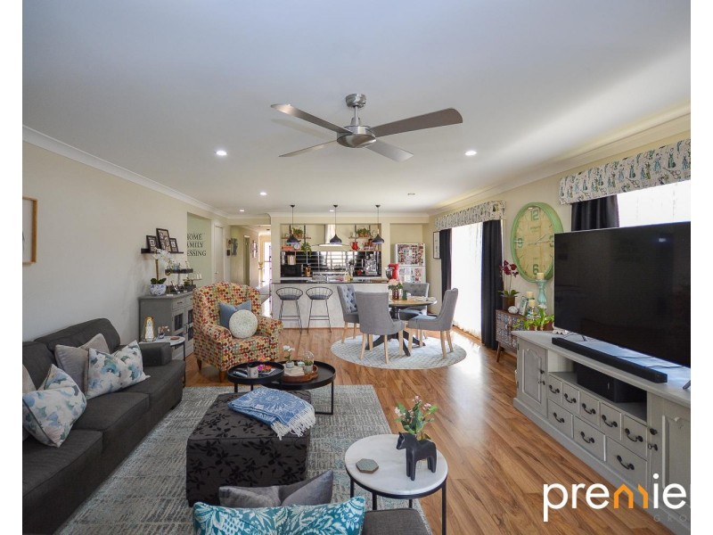 225 Jones Road, Bellbird Park QLD 4300