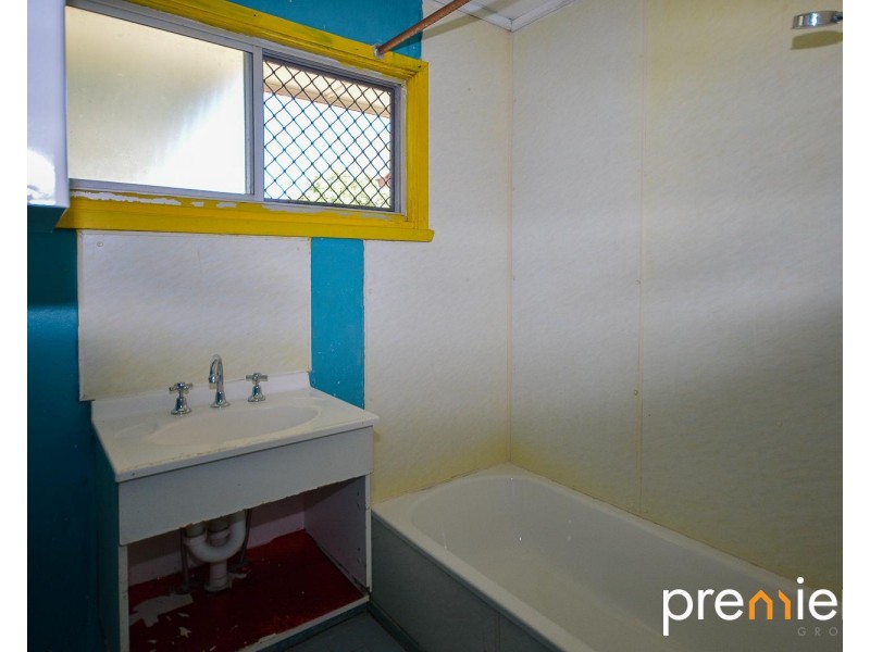 24 Brian Street, Riverview QLD 4303