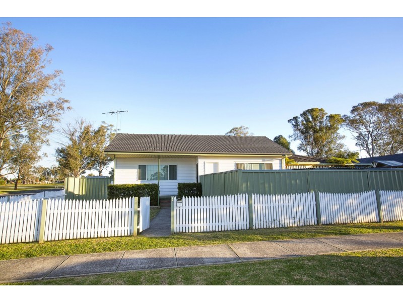 1/24 Eton Rd, Cambridge Park NSW 2747