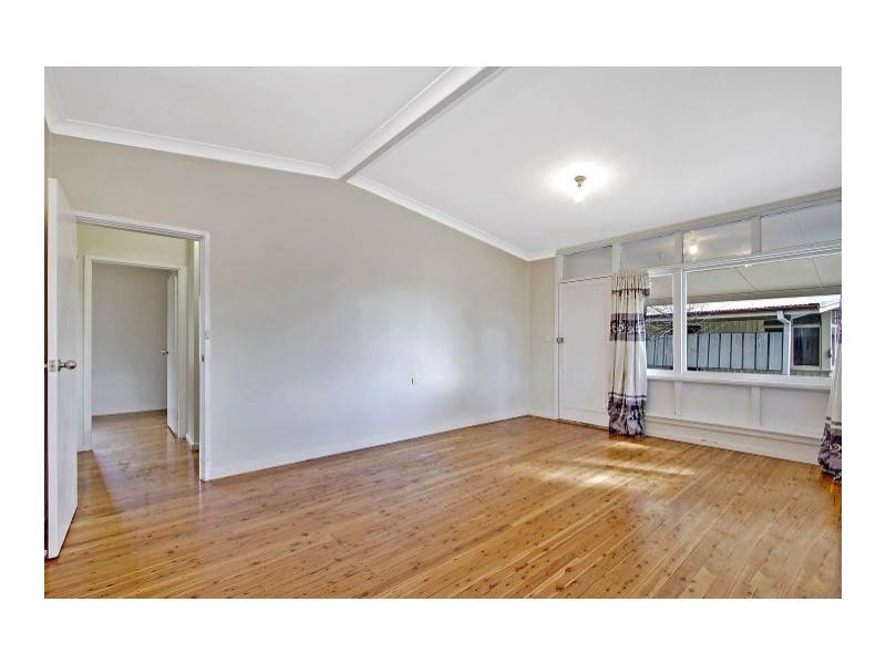 184 Woodstock Avenue, Whalan NSW 2770