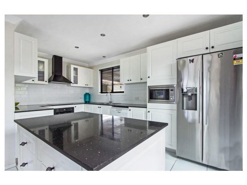 30 Lucena Crescent, Lethbridge Park NSW 2770