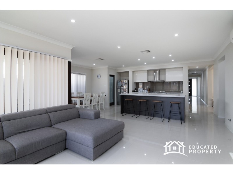 10 Romney Street, Elderslie NSW 2570