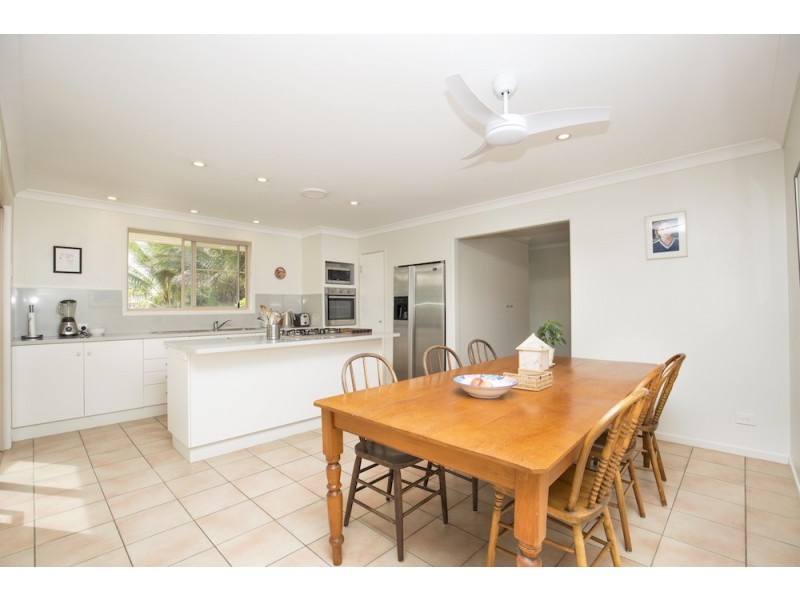 186 Sylvan Drive, Moore Park Beach QLD 4670