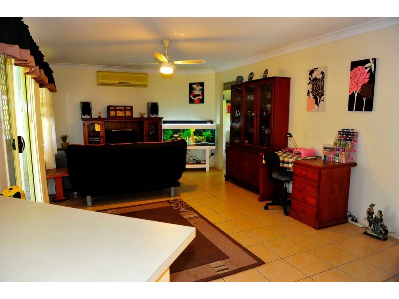 57 Phar Lap Parade, Branyan QLD 4670