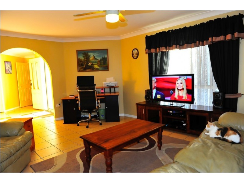 57 Phar Lap Parade, Branyan QLD 4670