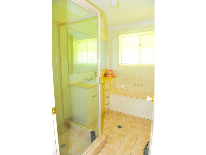 57 Phar Lap Parade, Branyan QLD 4670