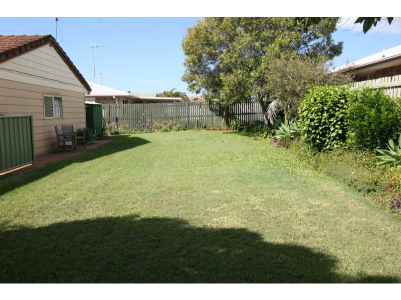 15 Swan Dr, Kalkie QLD 4670