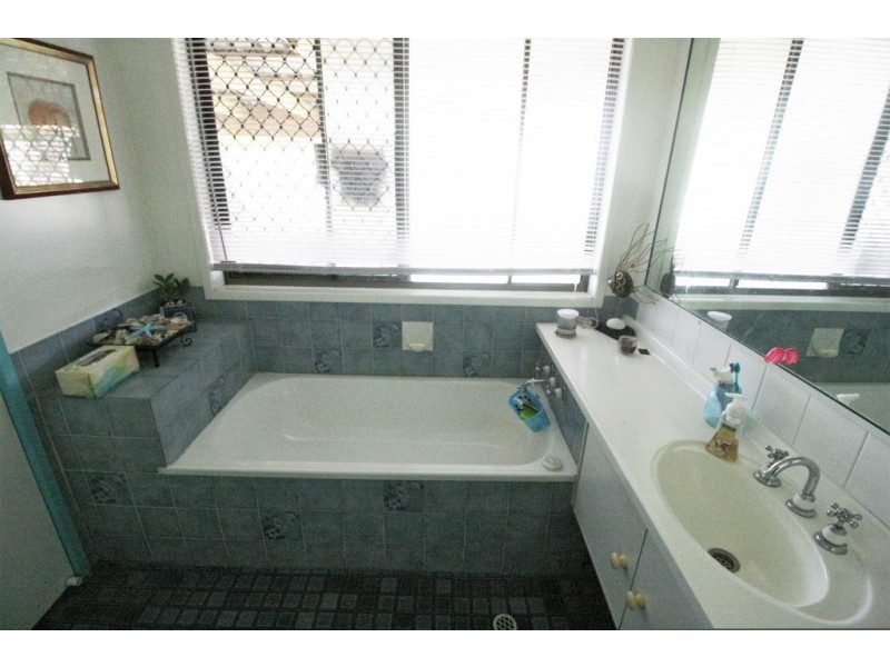 2 Hodgetts Ct, Bundaberg North QLD 4670