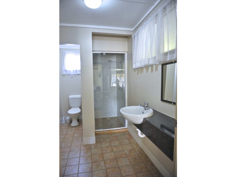 4a Hinkler Avenue, Bundaberg North QLD 4670