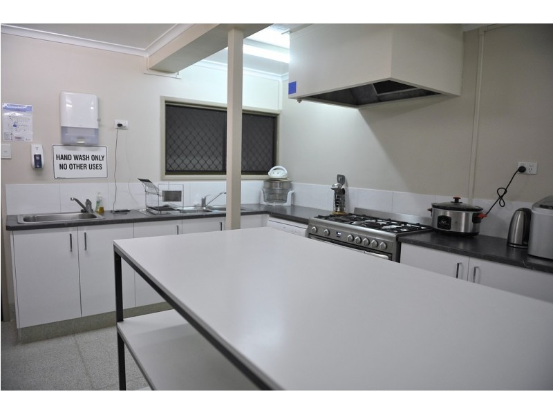 4a Hinkler Avenue, Bundaberg North QLD 4670