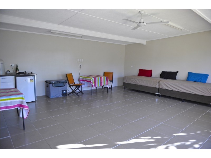 4a Hinkler Avenue, Bundaberg North QLD 4670