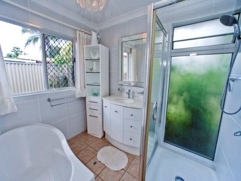 39 Sunset Dr, Thabeban QLD 4670