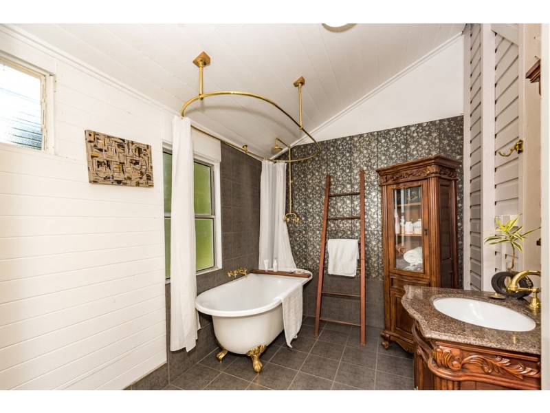 48 Elliott Street, Gin Gin QLD 4671