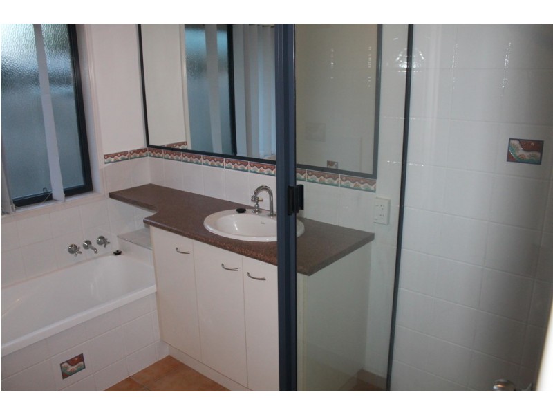 124 Clearview Avenue, Thabeban QLD 4670