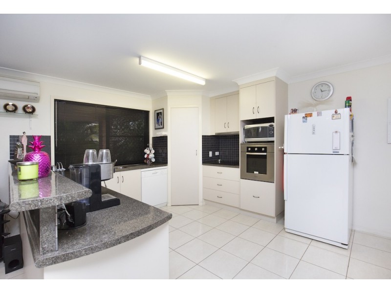 2 Banner Court, Branyan QLD 4670