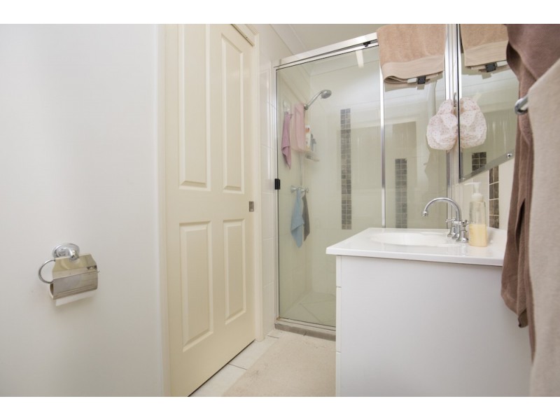 2 Banner Court, Branyan QLD 4670