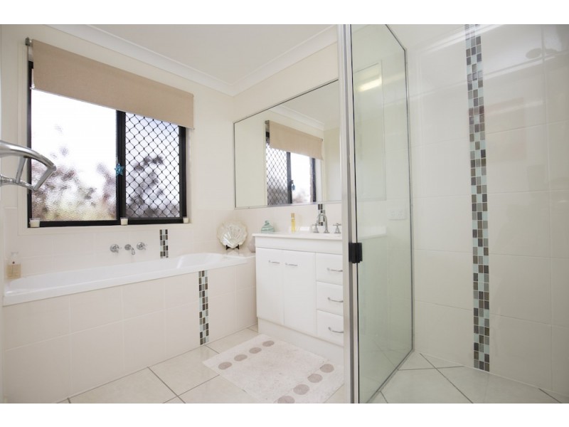 2 Banner Court, Branyan QLD 4670