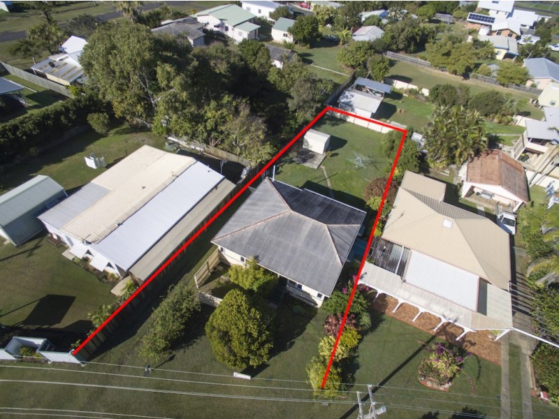 6 Moore Street, Elliott Heads QLD 4670