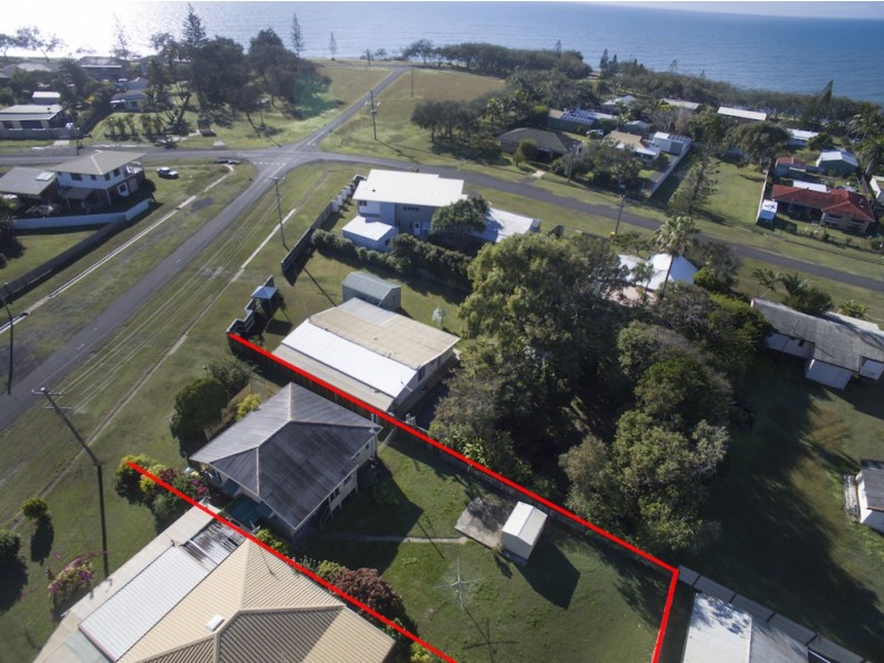 6 Moore Street, Elliott Heads QLD 4670