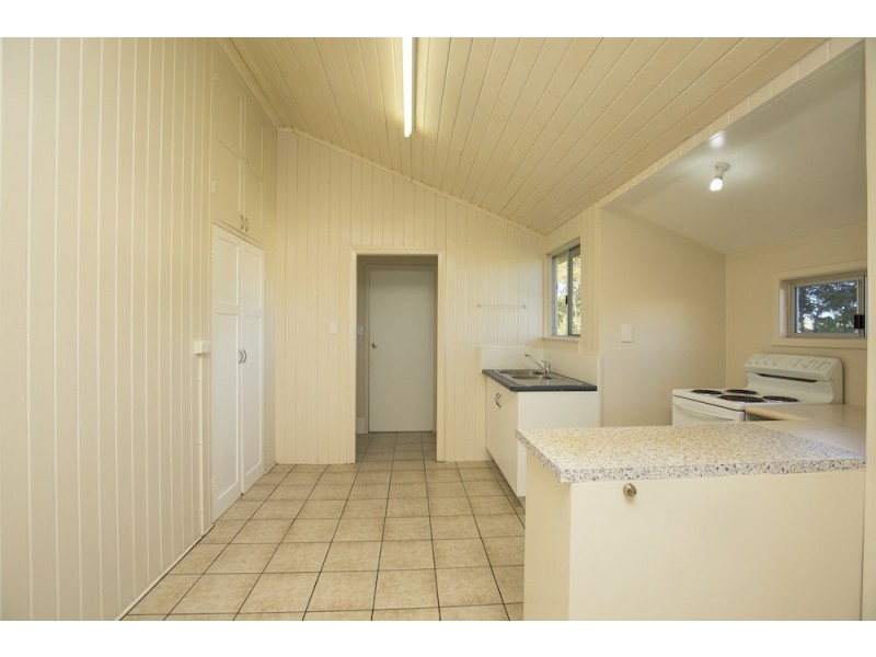 6 Moore Street, Elliott Heads QLD 4670