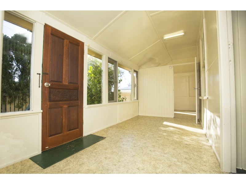 6 Moore Street, Elliott Heads QLD 4670