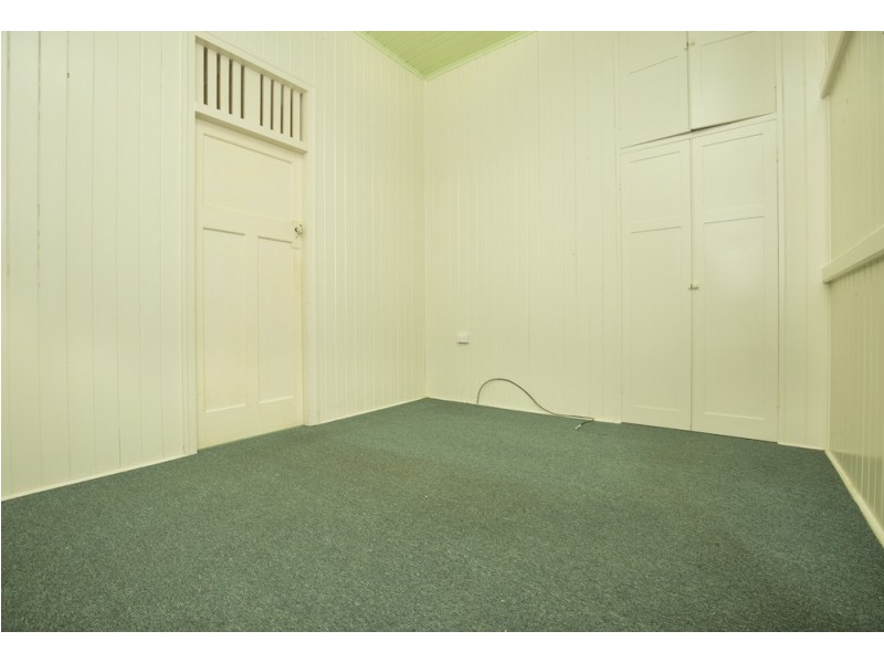 6 Moore Street, Elliott Heads QLD 4670