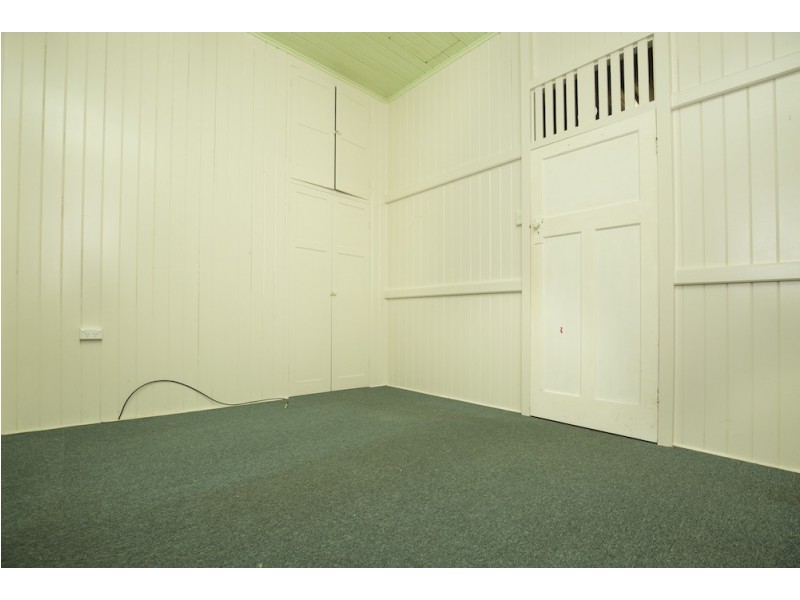 6 Moore Street, Elliott Heads QLD 4670