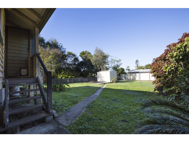 6 Moore Street, Elliott Heads QLD 4670