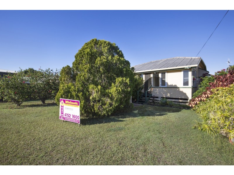 6 Moore Street, Elliott Heads QLD 4670