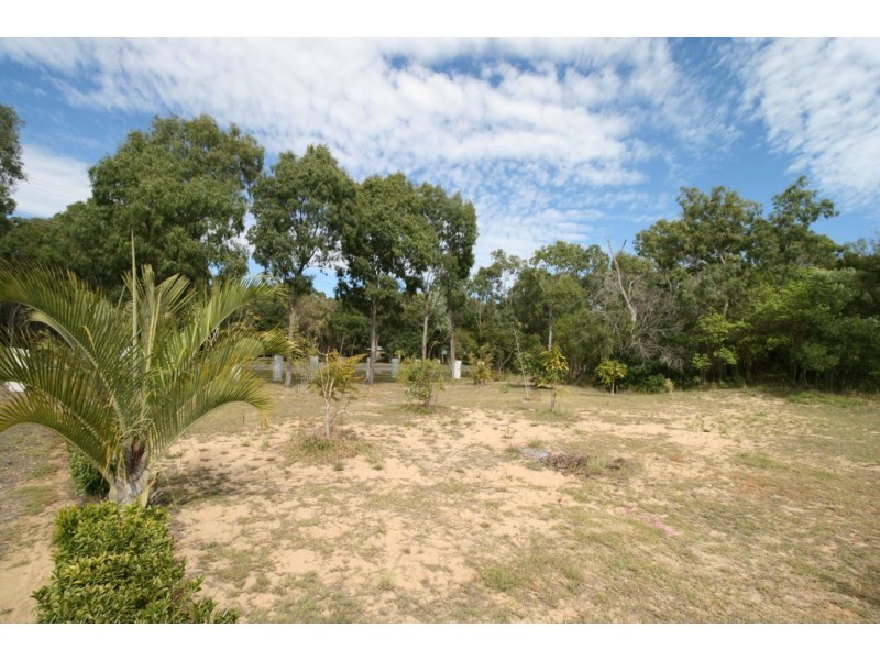 26 Sylvan Drive, Moore Park Beach QLD 4670