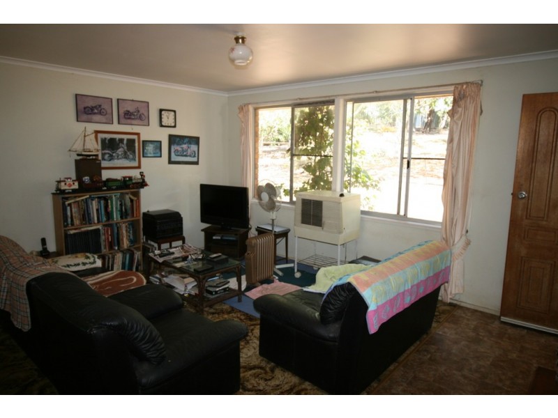 8 Forsyth Street, Gin Gin QLD 4671