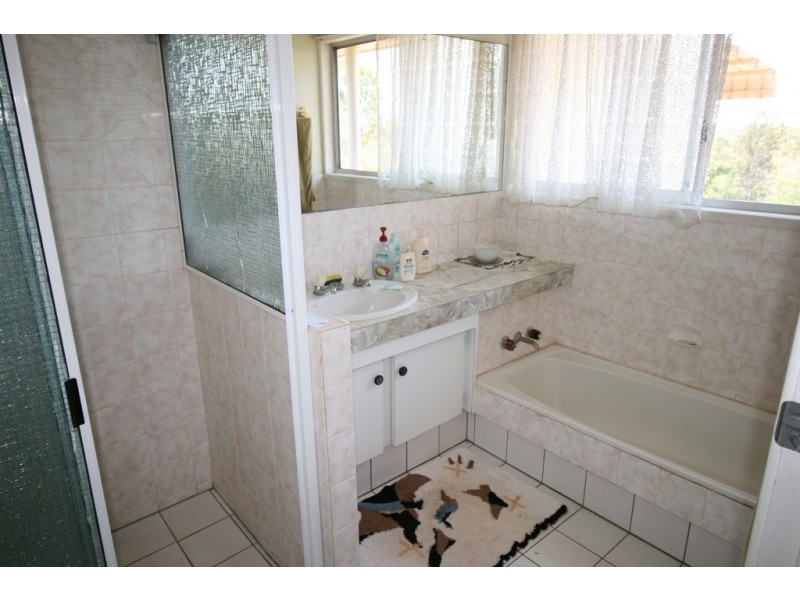 8 Forsyth Street, Gin Gin QLD 4671