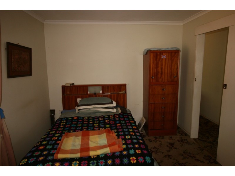 8 Forsyth Street, Gin Gin QLD 4671